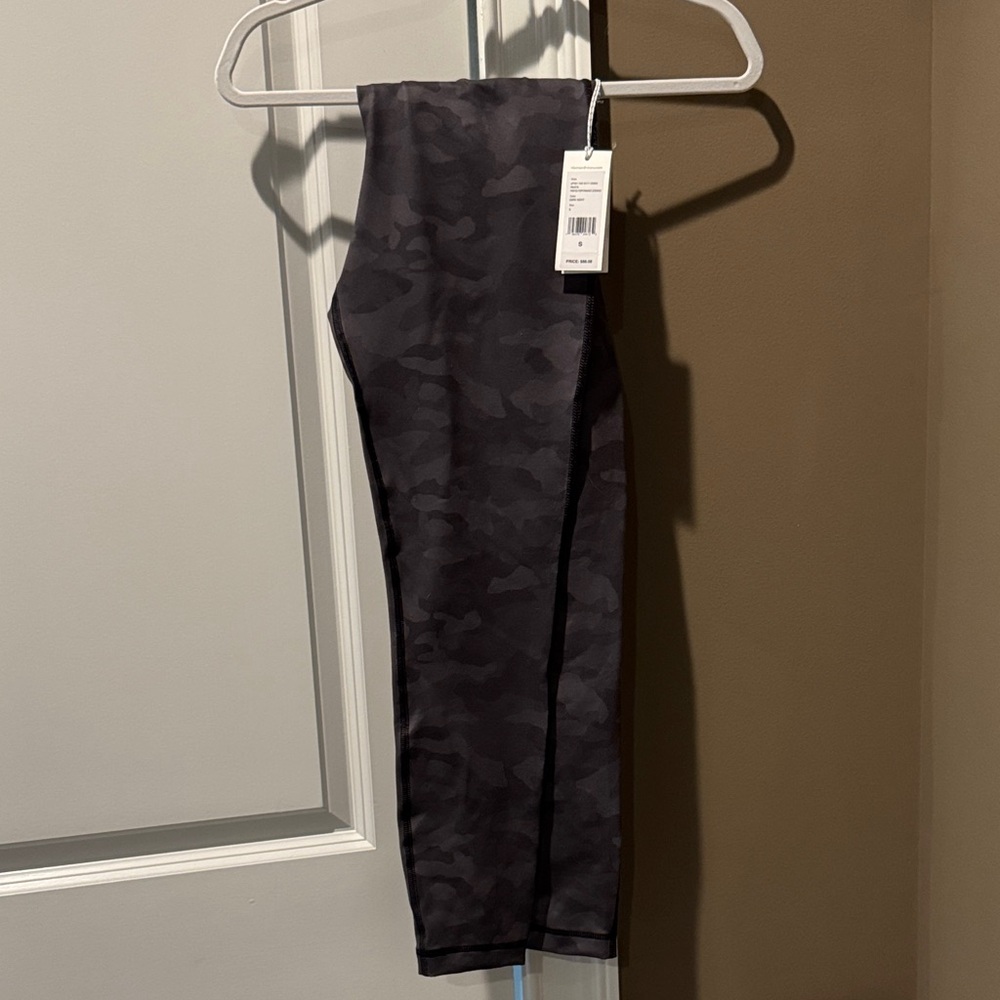 Vineyard Vines Black Camouflage Leggings